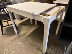 Köksbord + iläggsskiva